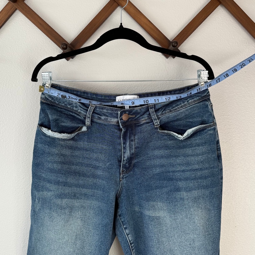 🌷Cotton Blend Wide Leg Jeans - Slight Stretch Mid Rise - Size 11 / 31.5 inseam - Picture 4 of 7